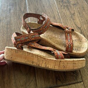 Born womens 10 sandals